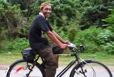 Kehebatan Mr. GB jelajah Malaysia kayuh basikal tua  Basikal Malaya